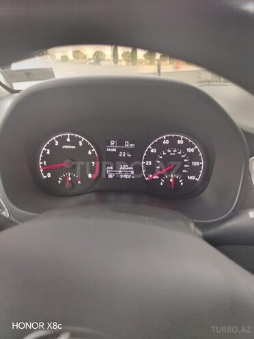 Hyundai Accent-13