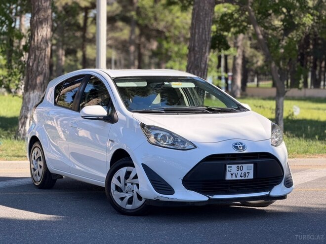 Toyota Aqua-2