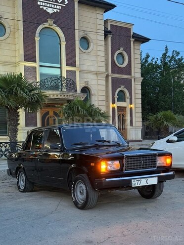 LADA (VAZ) 2107-2