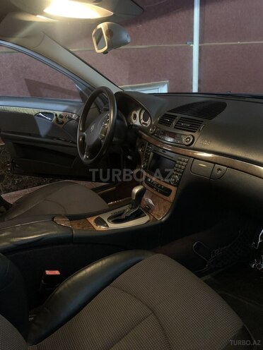 Mercedes E 240-8