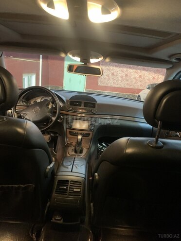 Mercedes E 240-2