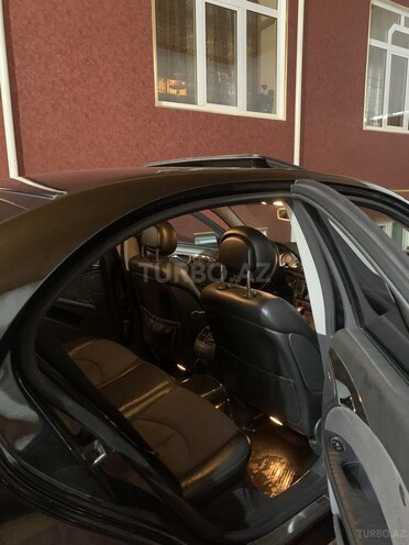 Mercedes E 240-7