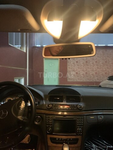 Mercedes E 240-10