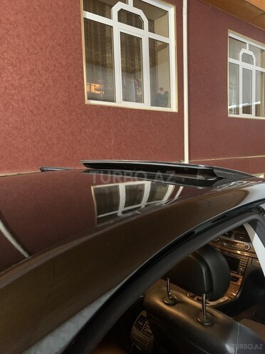 Mercedes E 240-4