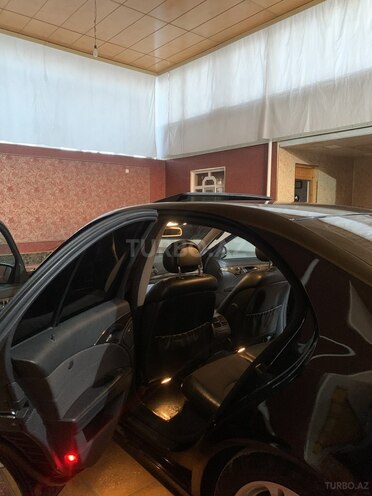 Mercedes E 240-9