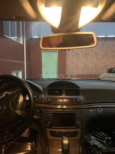 Mercedes E 240-11