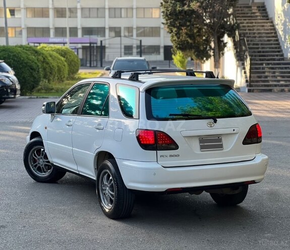 Toyota Harrier-5