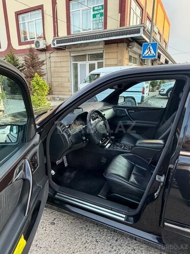Mercedes E 220-13