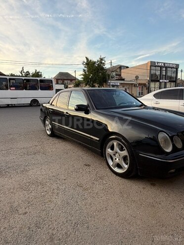 Mercedes E 220-4