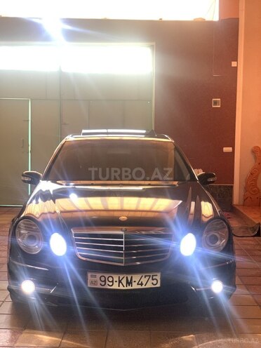 Mercedes E 240-1