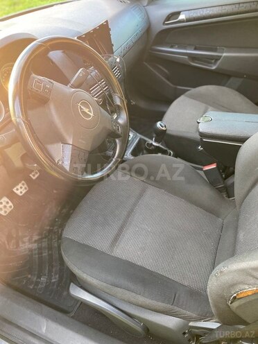 Opel Astra-11