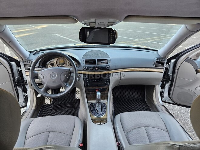 Mercedes E 220-13