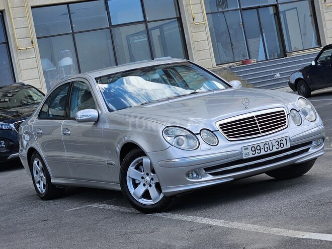 Mercedes E 220-1