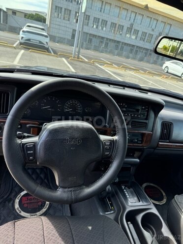 Jeep Grand Cherokee-8