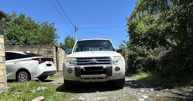 Mitsubishi Pajero-1