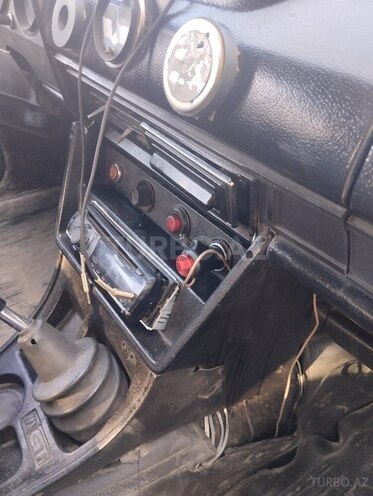 LADA (VAZ) 2106-4