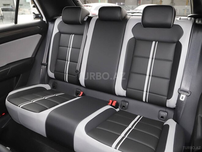 Volkswagen T-Roc-14