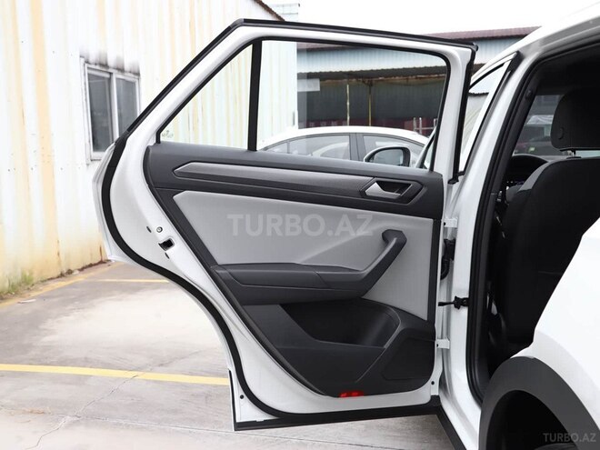 Volkswagen T-Roc-15