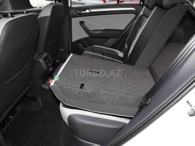 Volkswagen T-Roc-18