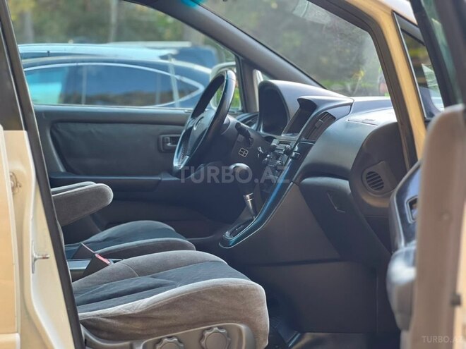 Toyota Harrier-11