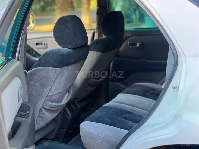 Toyota Harrier-12