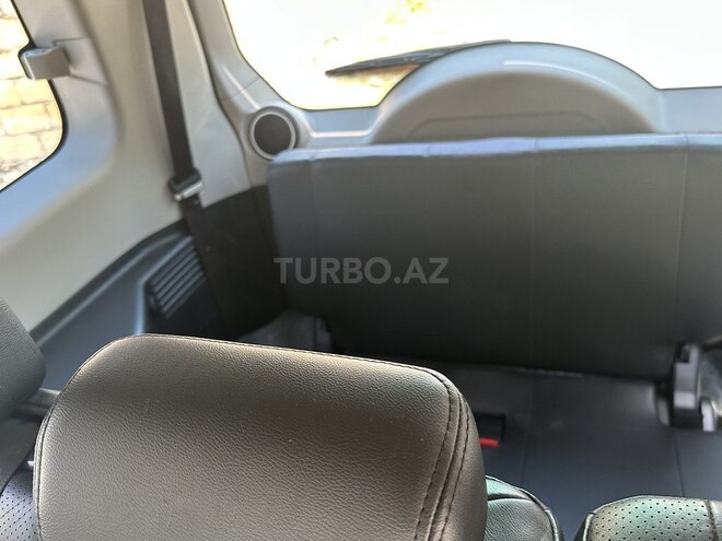 Mitsubishi Pajero-8
