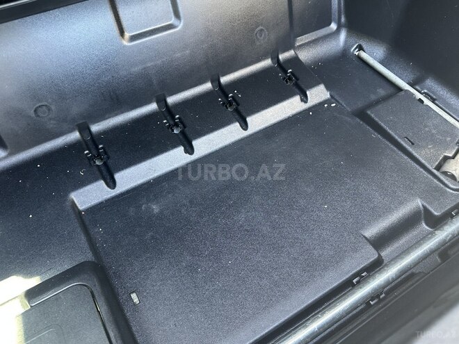 Mitsubishi Pajero-20