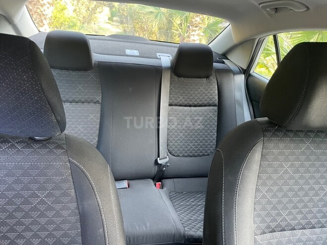 Kia Rio-10