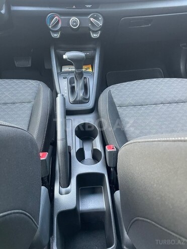 Kia Rio-13
