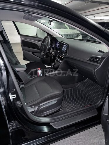 Hyundai Elantra-7