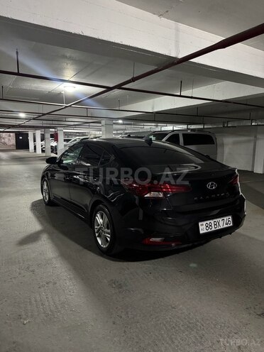 Hyundai Elantra-5
