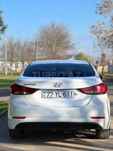 Hyundai Elantra-2