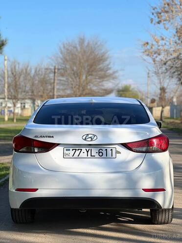 Hyundai Elantra-7