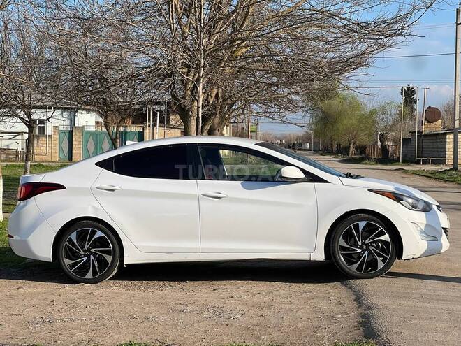 Hyundai Elantra-9