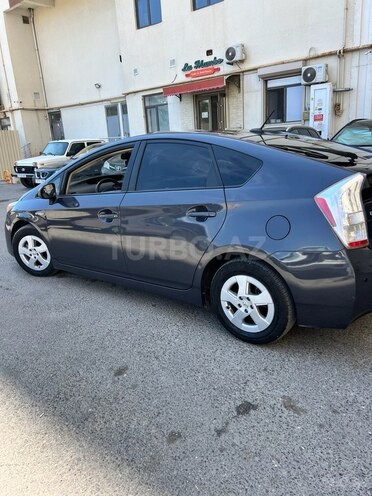 Toyota Prius-3