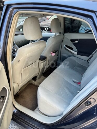 Toyota Prius-6