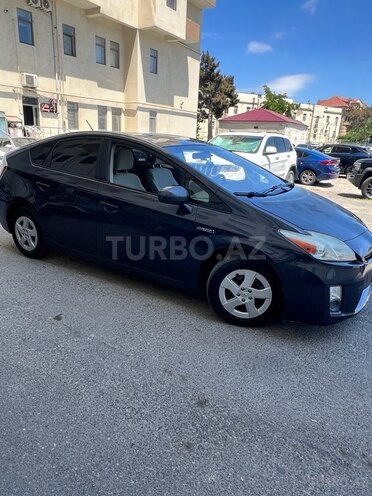 Toyota Prius-4