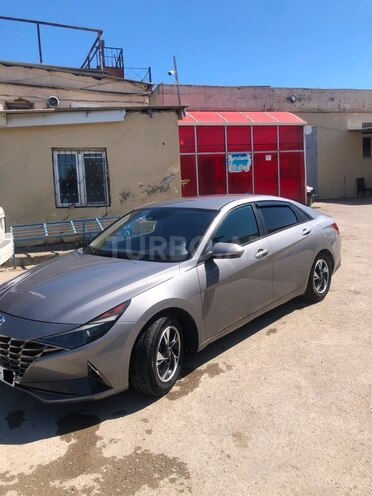 Hyundai Elantra-3