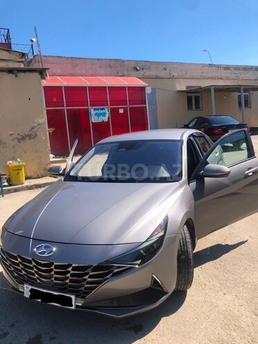 Hyundai Elantra-4