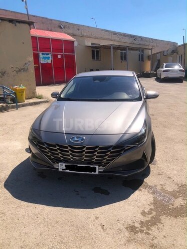 Hyundai Elantra-1