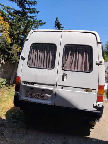 Ford Transit-3