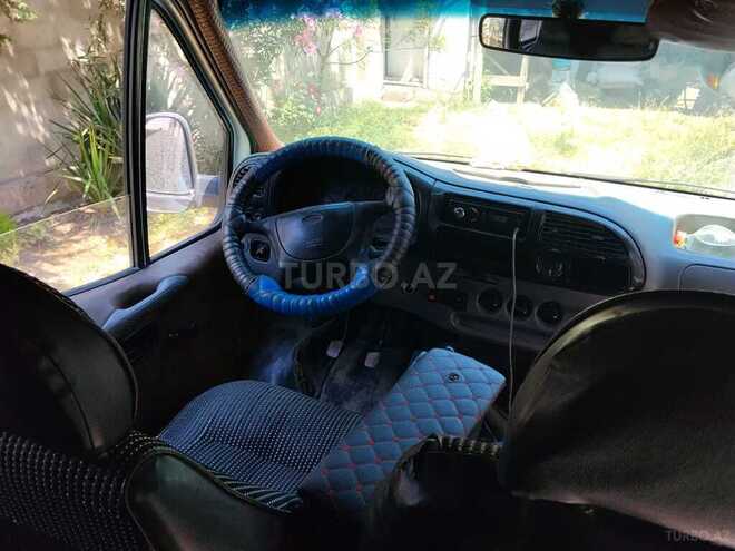 Ford Transit-5