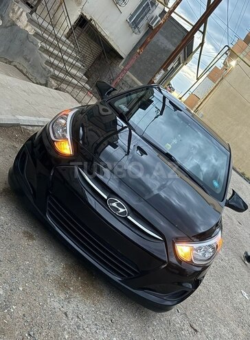 Hyundai Accent-3