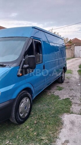 Ford Transit-3