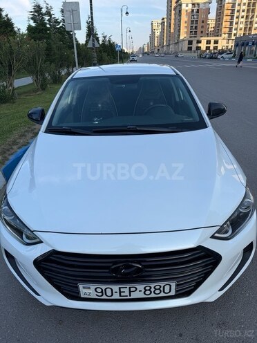 Hyundai Elantra-3