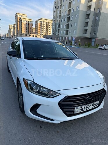 Hyundai Elantra-5
