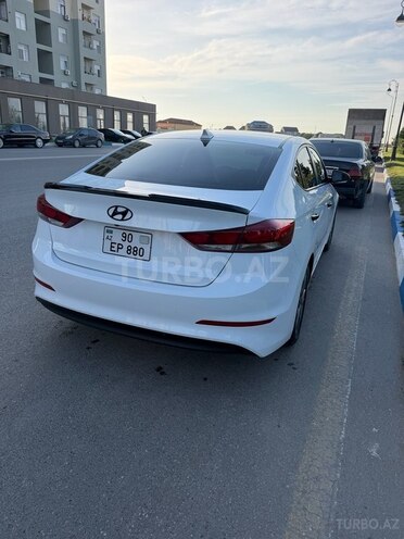 Hyundai Elantra-6