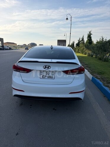 Hyundai Elantra-7