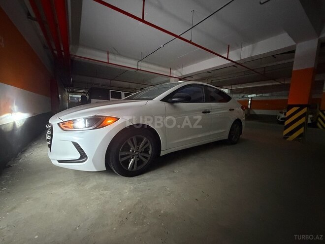 Hyundai Elantra-10