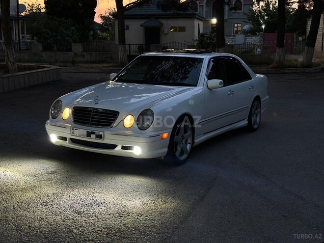 Mercedes E 320-9